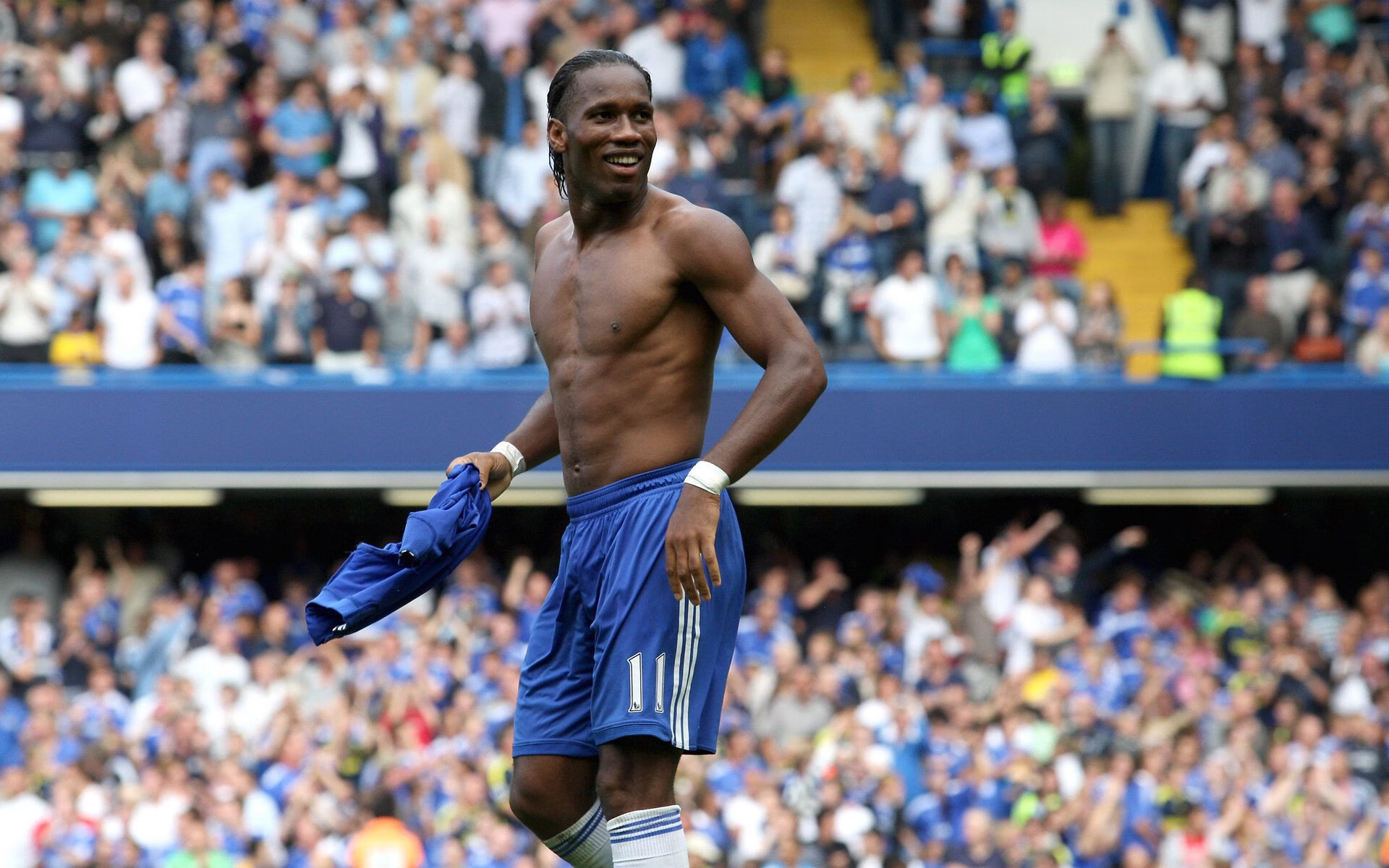 爱游戏电脑版官网-搏击台上新战术引发关注，搏击比赛现场精彩讲解