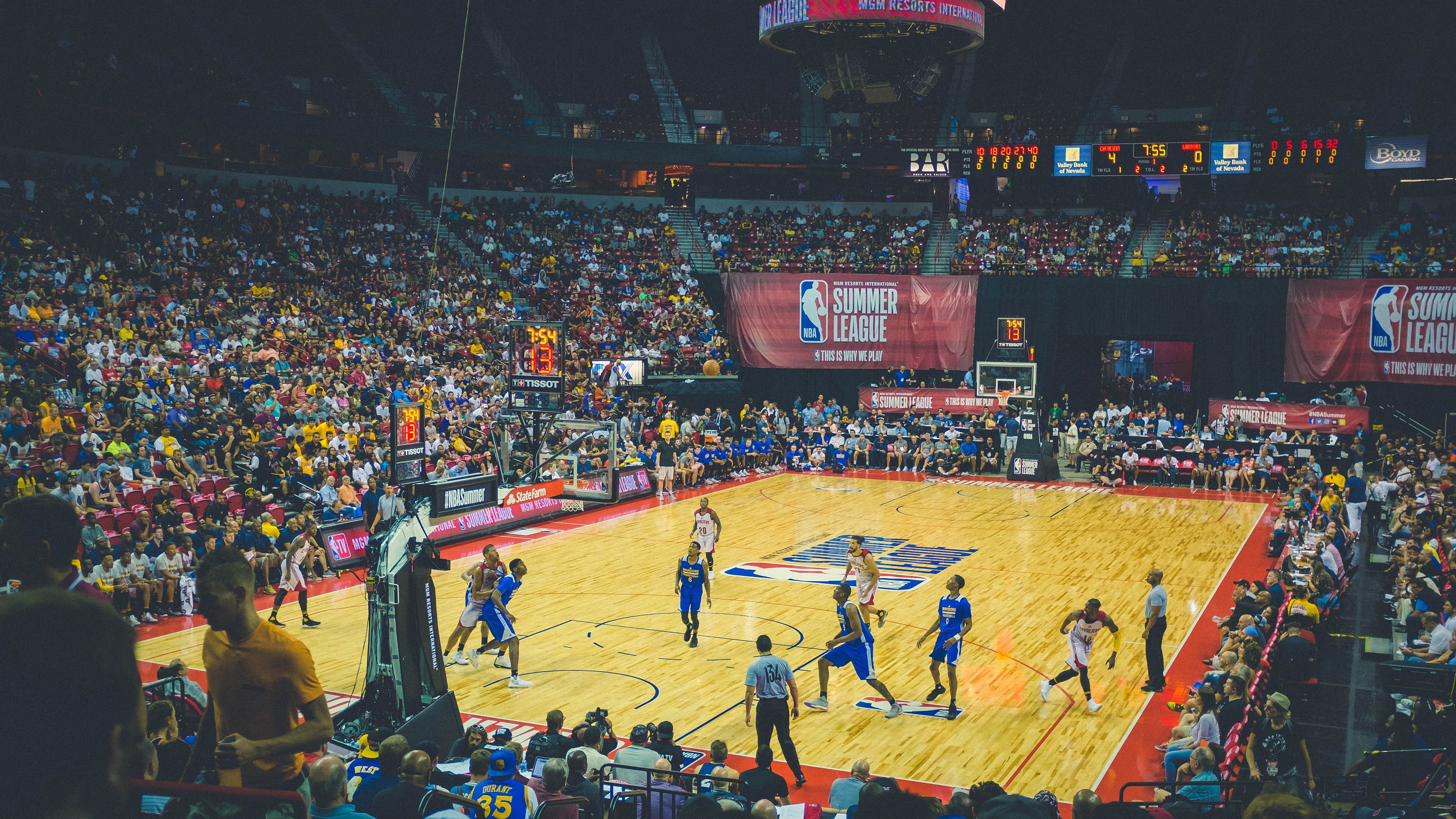 爱游戏体育-防守切换频繁的球队如何保持效率，篮球防守转换